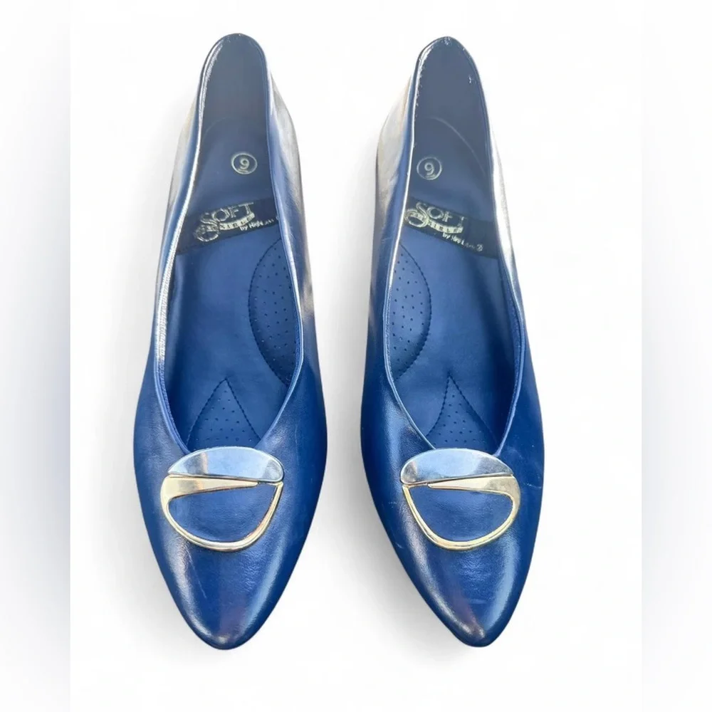 VTG Soft Flexible by Highlights Navy Kitten Heel Pumps with Gold/Silver Accent - Picture 2 of 9
